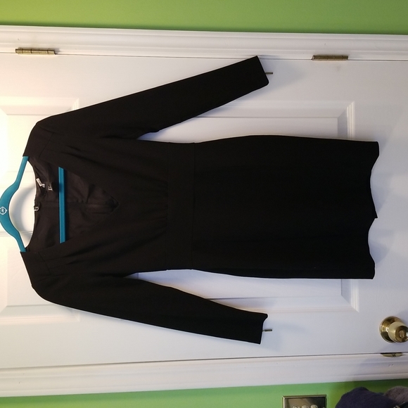 Elegant Little Black Dress - Picture 2 of 15